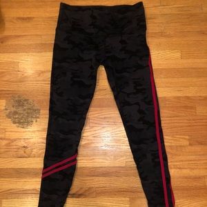 Black Camo leggings with red stripe. Vimmia